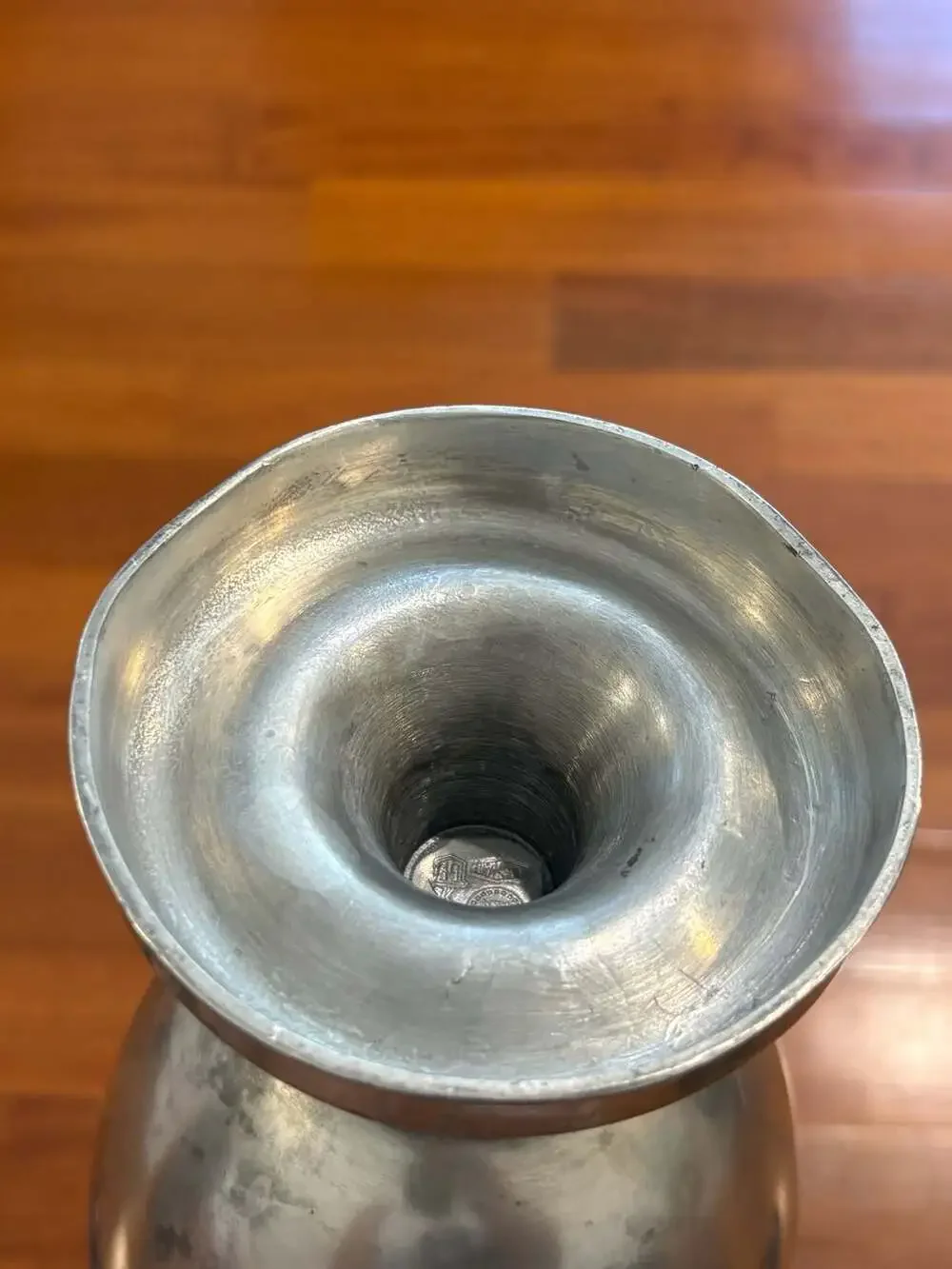 Unknown vintage finistain